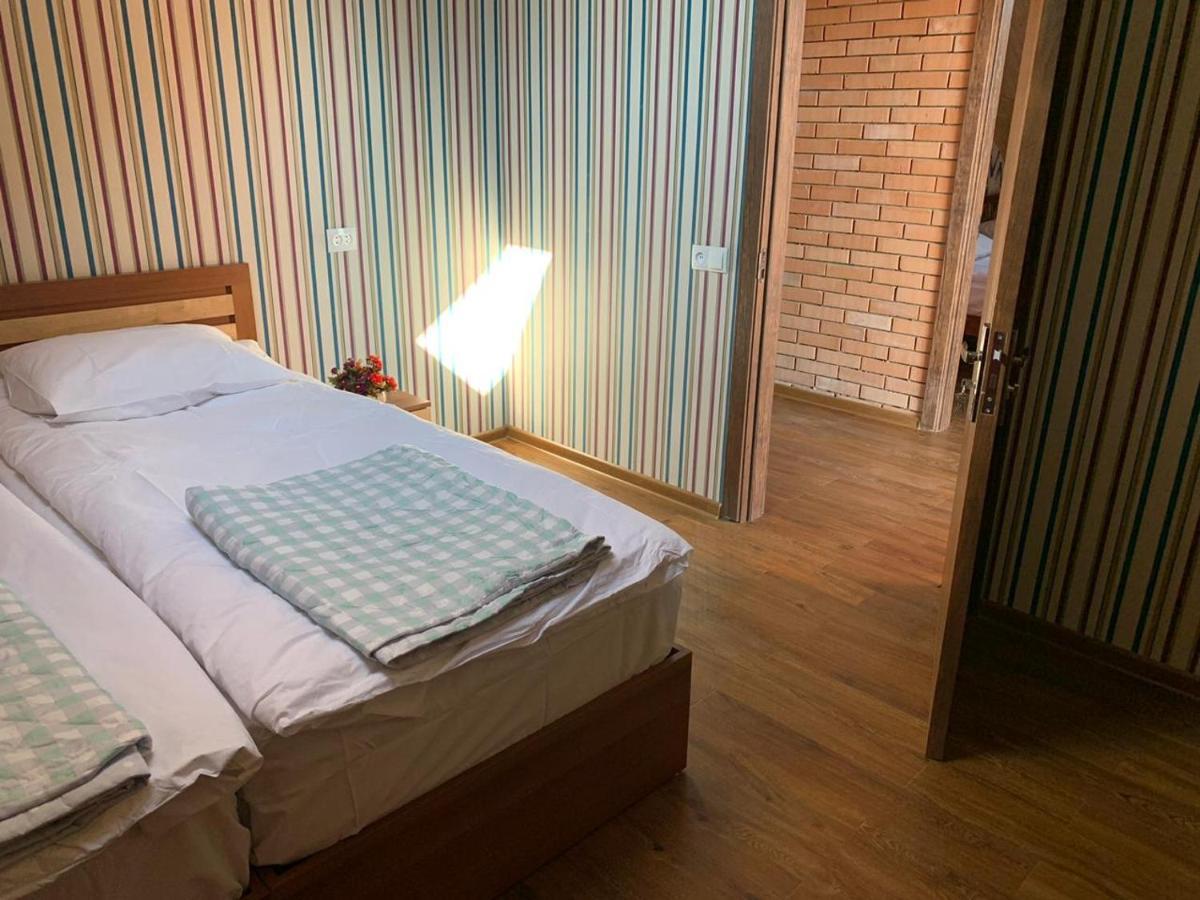 Bolnisi Elia Hotel Ngoại thất bức ảnh